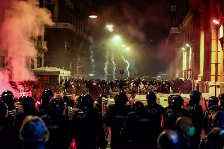 Romano (SIULP), assurdo non detenzione 2 arrestati per guerriglia a Napoli.