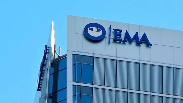 Pandemia da COVID-19 Revoca divieto vaccinazione con Astrazeneca