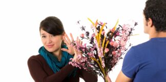 Può costituire reato il corteggiamento ossessivo e invadente