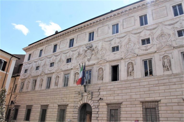 Legittima la disciplina transitoria dell’inquadramento a Ispettore Superiore