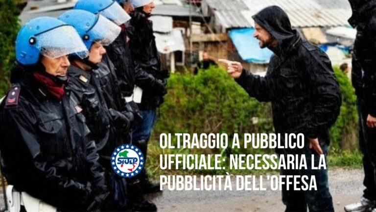 Il reato di oltraggio a pubblico ufficiale si perfeziona in presenza di terzi estranei alla funzione