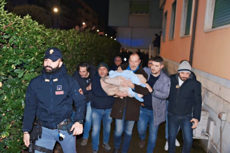 Cosenza: la polizia di stato ritrova neonata