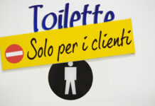 L’uso del bagno nei locali pubblici è riservato ai clienti