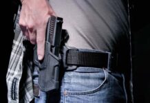 Porto di armi senza licenza per il personale delle forze di Polizia