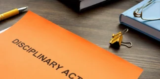 Nei procedimenti disciplinari il difensore dev’essere necessariamente un dipendente in servizio attivo